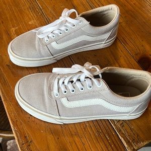 Van’s Lace Up Sneakers